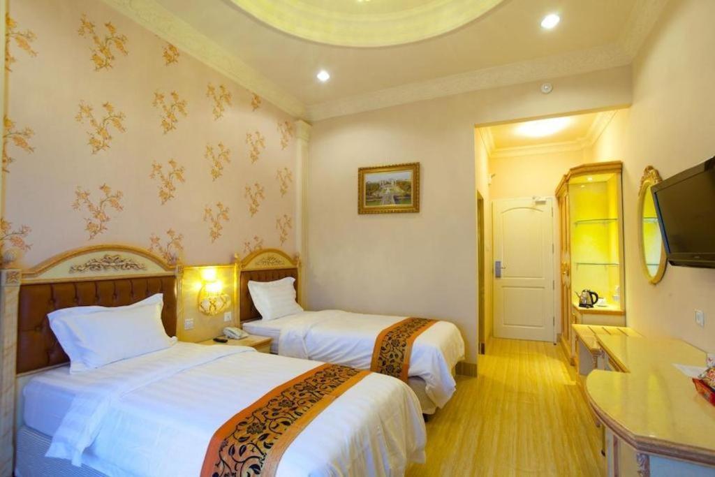 Hotel Grand Town Makassar Exterior photo