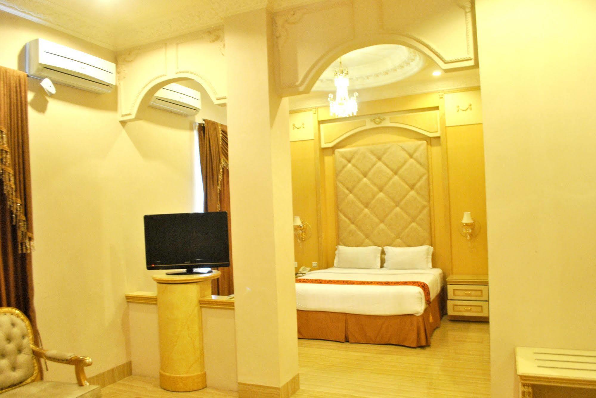 Hotel Grand Town Makassar Exterior photo
